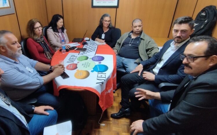  Viabilização do curso de Educador Social leva SIMA e educadoras até o deputado Adão Pretto